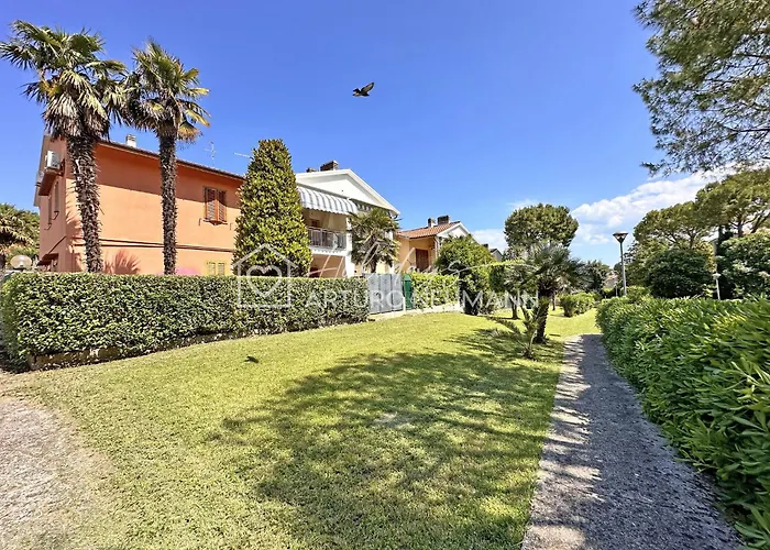 250 - Appartamento trilocale con portico e giardino, aria condizionata, a 150 mt dal centro di Numana - SPIAGGIA WHITE BEACH CLUB OMAGGIO dal lun al ven FINO AL 02-08 Numana