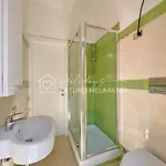 250 - Trilocale Con Portico E Giardino, Aria Condizionata, A 150 Mt Dal Centro Di - White Club Omaggio Dal Lun Al Ven Fino Al 02-08 شقة *