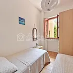 250 - Trilocale Con Portico E Giardino, Aria Condizionata, A 150 Mt Dal Centro Di - White Club Omaggio Dal Lun Al Ven Fino Al 02-08