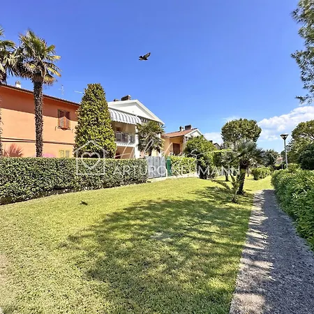 250 - Trilocale Con Portico E Giardino, Aria Condizionata, A 150 Mt Dal Centro Di - Gratis Al White Club Numana