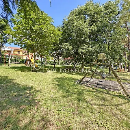 250 - Trilocale Con Portico E Giardino, Aria Condizionata, A 150 Mt Dal Centro Di - White Club Omaggio Dal Lun Al Ven Fino Al 02-08 *