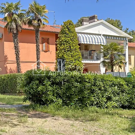 250 - Trilocale Con Portico E Giardino, Aria Condizionata, A 150 Mt Dal Centro Di - White Club Omaggio Dal Lun Al Ven Fino Al 02-08 *